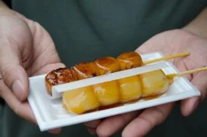 Le Dango : le mochi en brochette